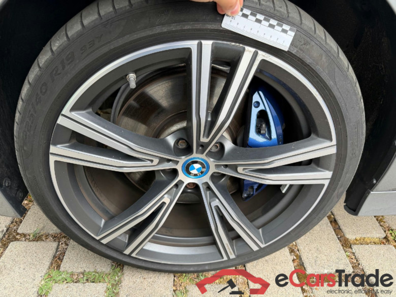 Baureihe 3 Lim. 330 e xDrive M Sport 2.0 215KW AT8 E6d #5