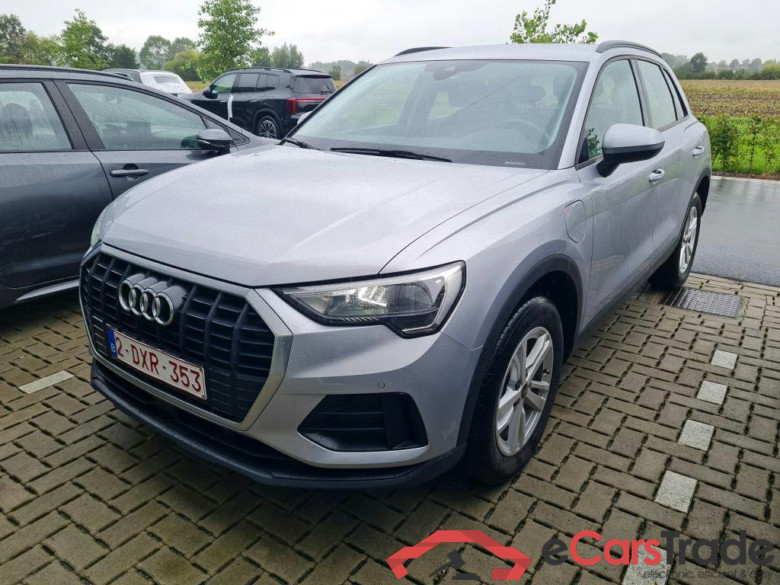 AUDI Q3 1.4 45 TFSI E S TRONIC
