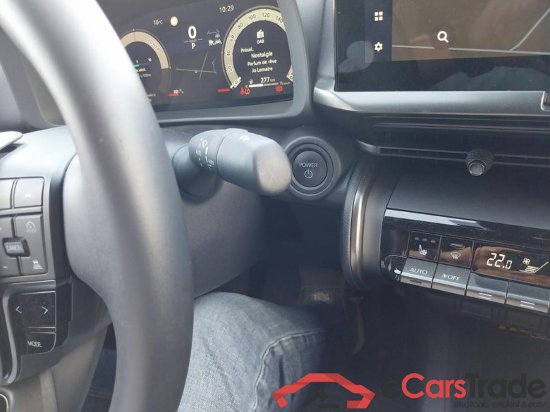 TOYOTA C-HR Hybrid (HEV) HEV 1.8 Dynamic Plus Bi-Tone E-CVT Dynamic Plus #3