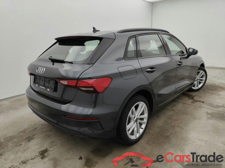 Audi A3 Sportback 1.4 40 TFSI e Attraction 5d #2