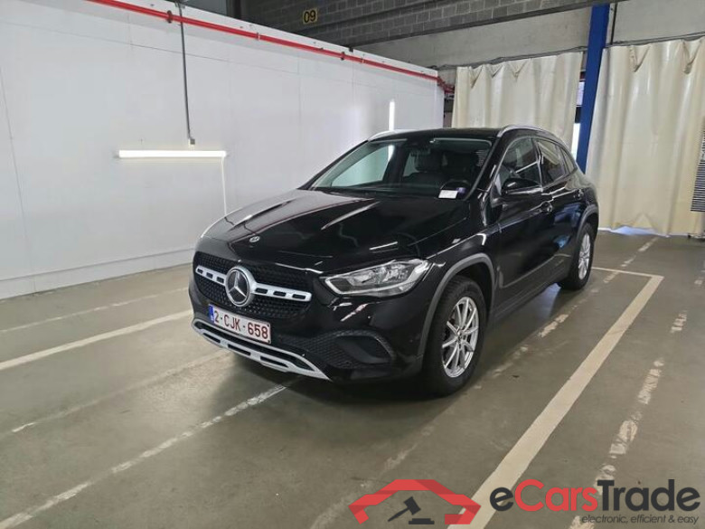 Mercedes GLA GLA GLA 180 Business Solution Essential 100kW/136pk  5D/P Auto-7 - CO2 onvolledig