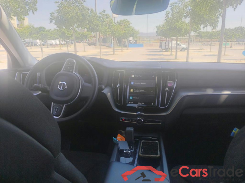 VOLVO XC60 / 2017 / 5P / todoterreno 2.0 T6 AWD Recharge Inscription Exp Auto #3