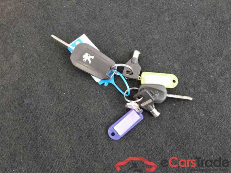 PEUGEOT PARTNER / 2018 / 4P / VETT. FURGONATA L2 BLUEHDI 100CV PREMIUM #1