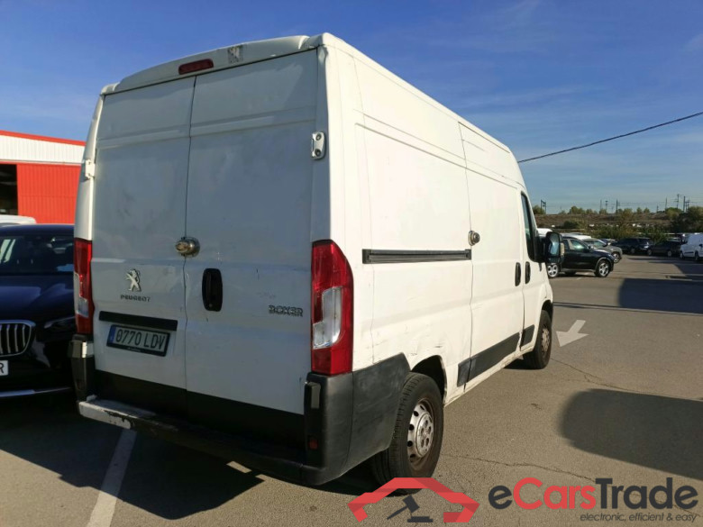 PEUGEOT Boxer / 2014 / 4P / furgón 335 L2 H2 BHDI 103kW (140CV) S&S 6 V. M (CX) #2