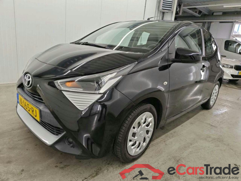 TOYOTA Aygo 1.0 VVT-i x-play #1