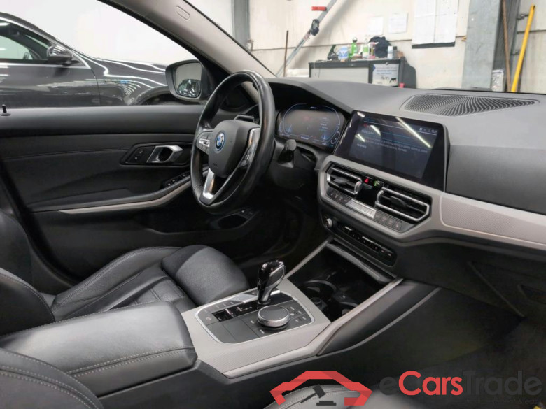 BMW - BMW 3 TOURING 320e 204PK Business Edition With Vernasca Leather Heated Sport Seats & Active Cruise & Driving Assistant * HYBRID * #3