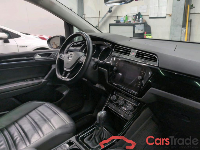 VOLKSWAGEN - VW  TOURAN TSi 150PK DSG Highline Pack Business Plus & Vienna Leather & Nav Discover Media & Rear Camera & Power Foldable Towing Hook & Sunroof  * PETROL * #3