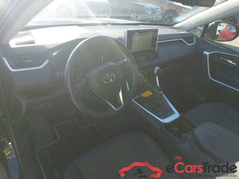 TOYOTA Rav4 / 2018 / 5P / todoterreno 2.5l 220H Advance #3