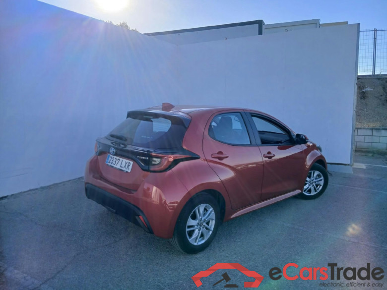 TOYOTA Yaris / 2020 / 5P / berlina con portón 1.5 120H Active Tech #2