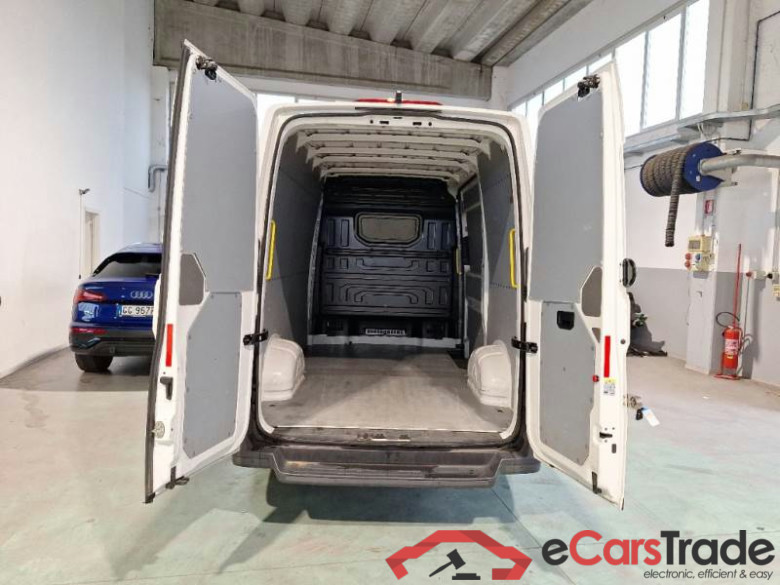 VOLKSWAGEN CRAFTER / 2017 / 4P / FURGONE 30 L3H3 2.0 TDI 103KW LOGISTIC ANT. MAN. #6