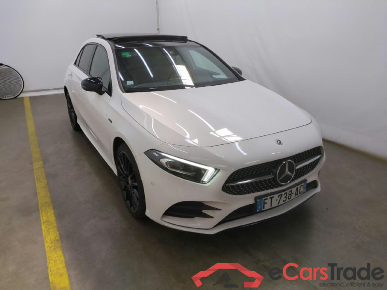 MERCEDES-BENZ Classe A Compact / 2018 / 5P / Berline A 250 e AMG Line 8G-DCT #4