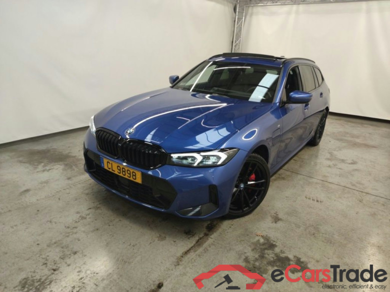 BMW 3 Reeks Touring 330e xDrive (215 kW) 5d #1