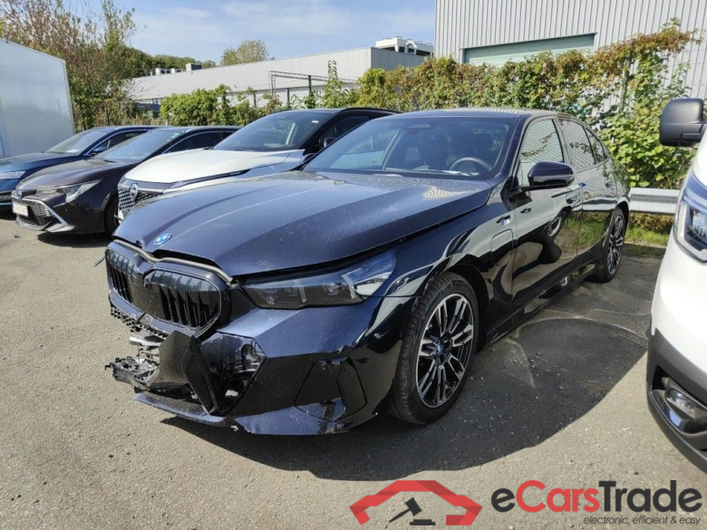 BMW 5 Reeks Berline 530e 200kW 4d !!Damaged car!!