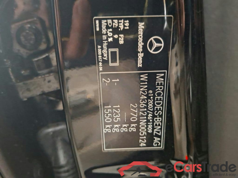 MERCEDES-BENZ EQB 215 kW #3