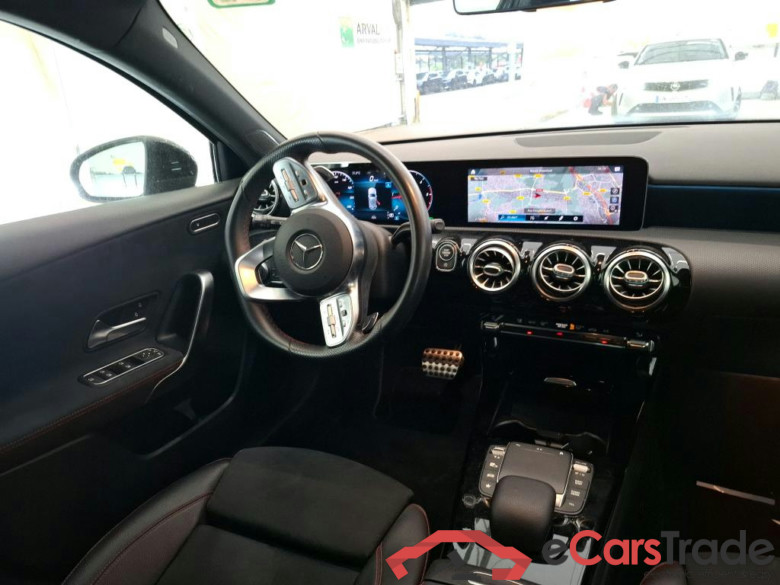 MERCEDES-BENZ Classe A Compact / 2018 / 5P / Berline A 200 d AMG Line 8G-DCT #5