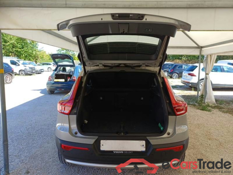 VOLVO XC40 / 2021 / 5P / SUV B3 AUTOMATICO CORE #5