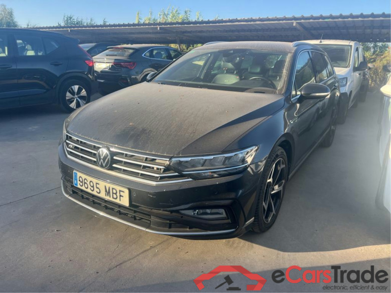 VOLKSWAGEN Passat / 2019 / 5P / familiar Variant R-Line 1.5 TSI 110kW (150CV) DSG #1