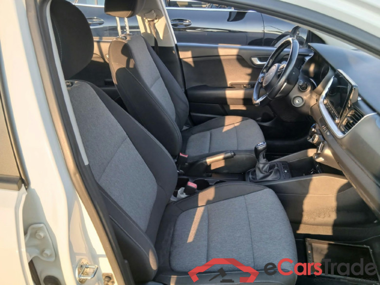 KIA Stonic / 2017 / 5P / todoterreno 1.0 T-GDi 74kW (100CV) MHEV MT Concept #6