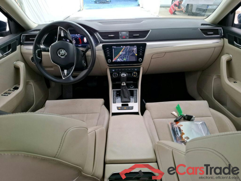 SKODA Superb Combi / 2019 / 5P / Break 1.4 TSI PHEV 218ch DSG6 Style #6
