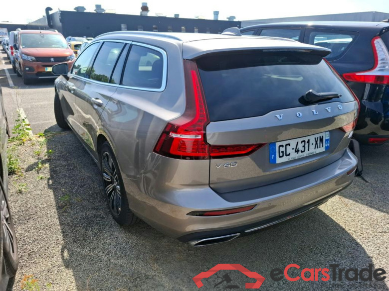 VOLVO V60 / 2018 / 5P / Break Recharge T6 340 GT 8 Business Executive #2