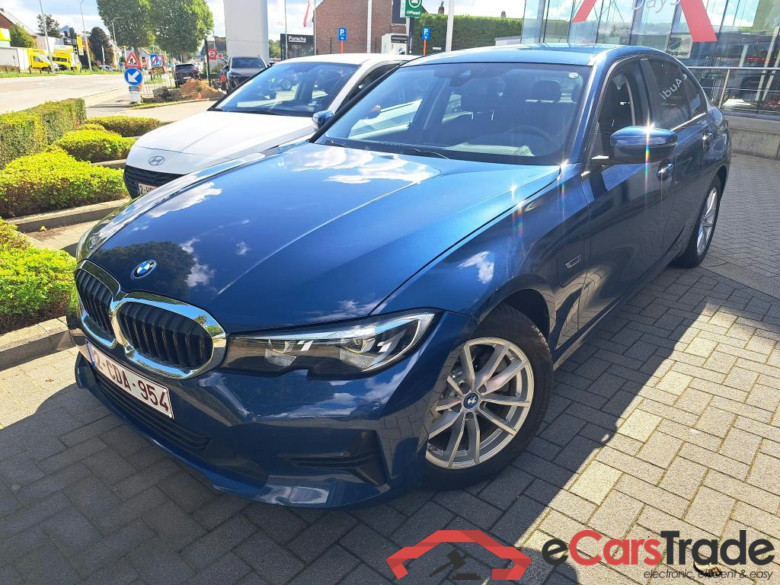 BMW - BMW 3 BERLINE 320e 204PK Pack Business Plus With Heated Sport Seats & Heated Steering Wheel & Parking Assistant Pack  * HYBRID *RID *