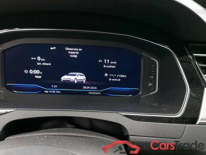 VOLKSWAGEN - VW  PASSAT VARIANT TDI 200PK DSG7 4MOTION  Elegance Business Pack Adventure With 12 Way Electric Nappa Seats & Matrix & Winter & Head UP & HarmanKardon & Auxiliary Heater & Area View & Park&Trailer Assist #5