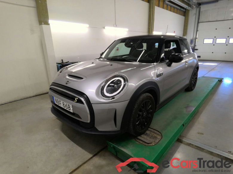 John Cooper EV SE Essential 3d #1