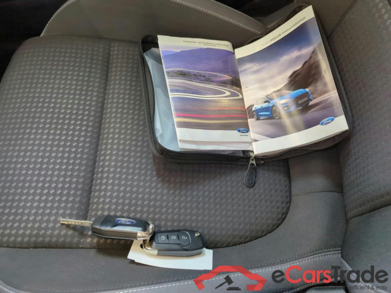 FORD Focus Wagon 74 kW #6