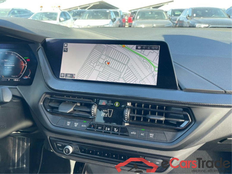 BMW 118i Sport-Line Aut. LED LC-Pro Navi 1/2 Sport-Leather KeylessGo Camera Klima PDC ... #6