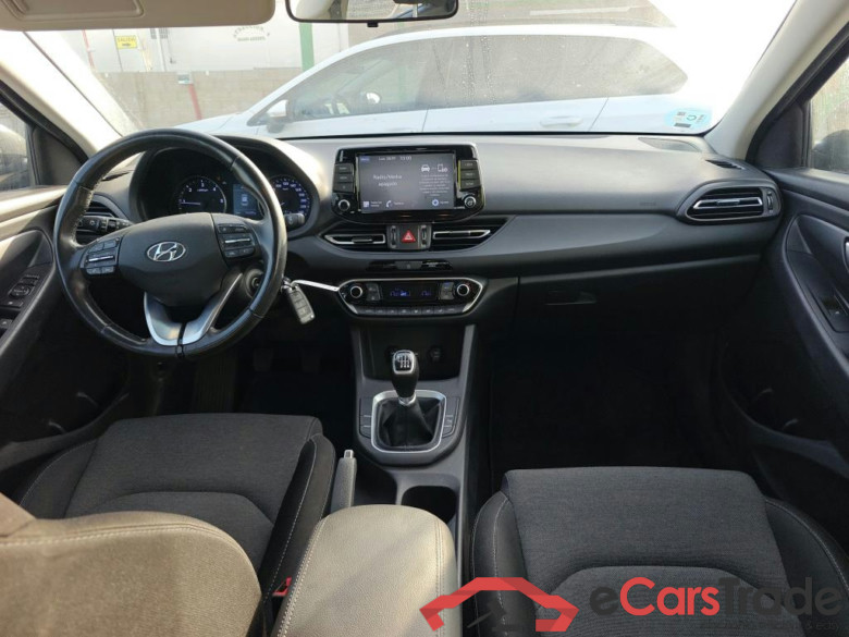 HYUNDAI i30 / 2020 / 5P / berlina con portón 1.6 CRDI 85kW (116CV) Klass #3