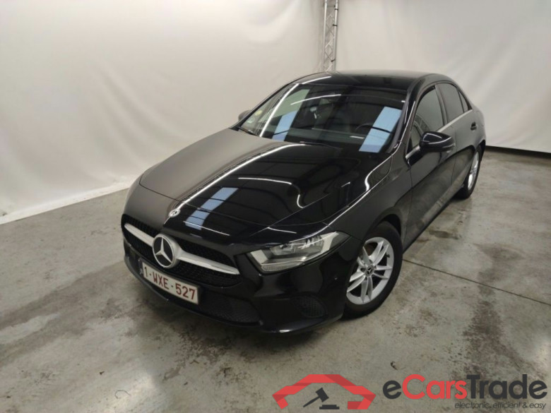Mercedes-Benz A-Klasse Limousine A 180 d DCT Business Solution 4d #1