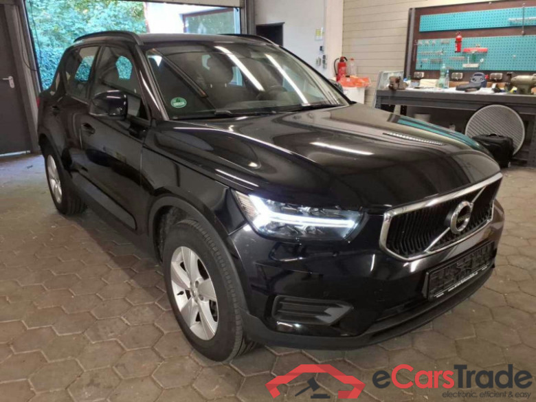 Volvo XC40 (2017->) DE - SUV5 T2 2WD EU6d, Momentum Core, 2020 - 2022 #1