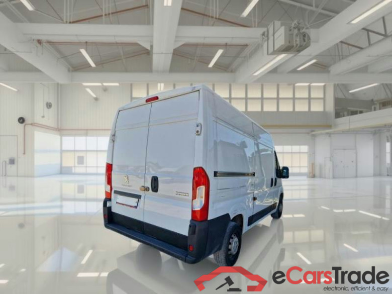 PEUGEOT BOXER / 2014 / 4P / FURGONE 333 L2H2 2.2 BLUEHDI 140CV SeS #2