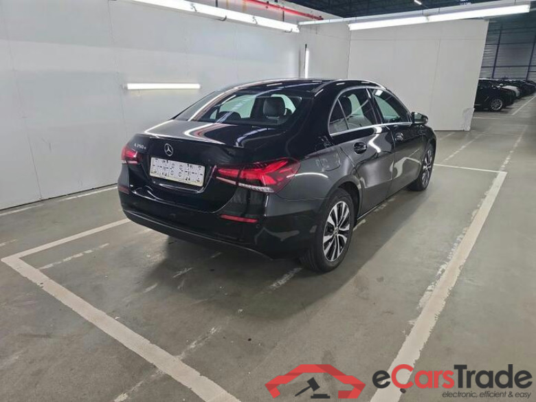 Mercedes A-Klasse Limousine A-Klasse Limousine A 250 e Business Line (PHEV) 160kW/218pk  4D/P Auto-7 #4