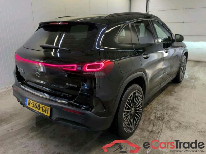MERCEDES-BENZ EQA 300 4M. Bns Sol. AMG #2