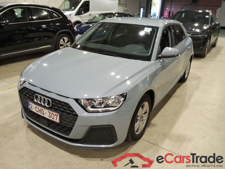 AUDI A1 1.0 25 TFSI ATTRACTION #1
