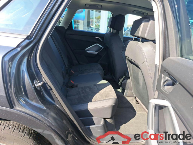 AUDI Q3 1.4 45 TFSI E S TRONIC S LINE #6