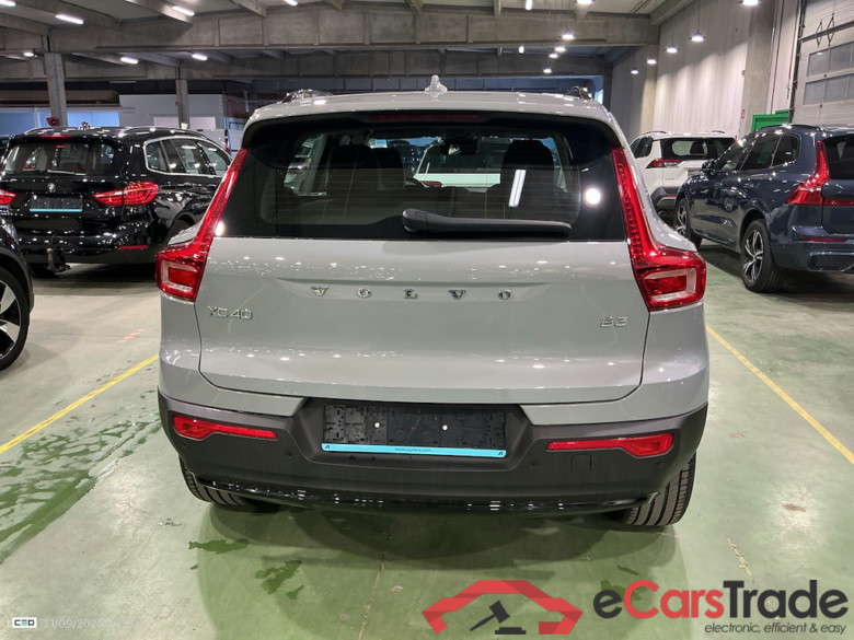 VOLVO XC40 2.0 B3 MHEV PLUS DARK DESIGN DCT #5