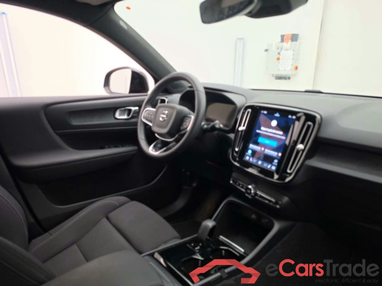 VOLVO XC40 RECHARGE CORE #3