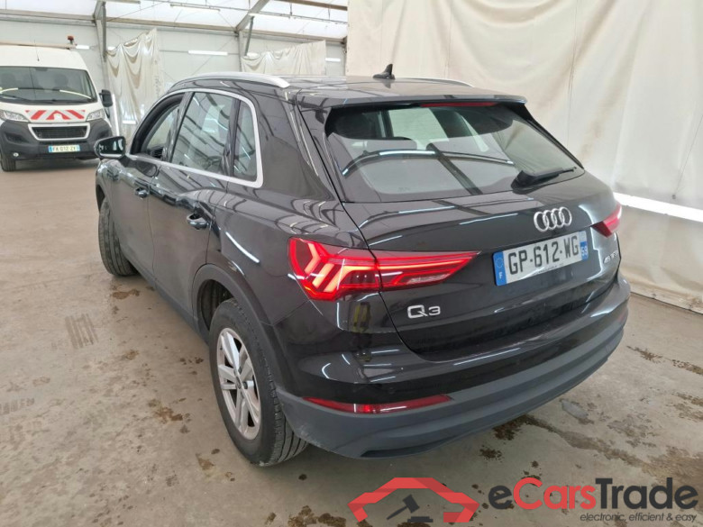 AUDI Q3 / 2018 / 5P / SUV 45 TFSI E 245 S TRONIC BUSINESS LINE #2