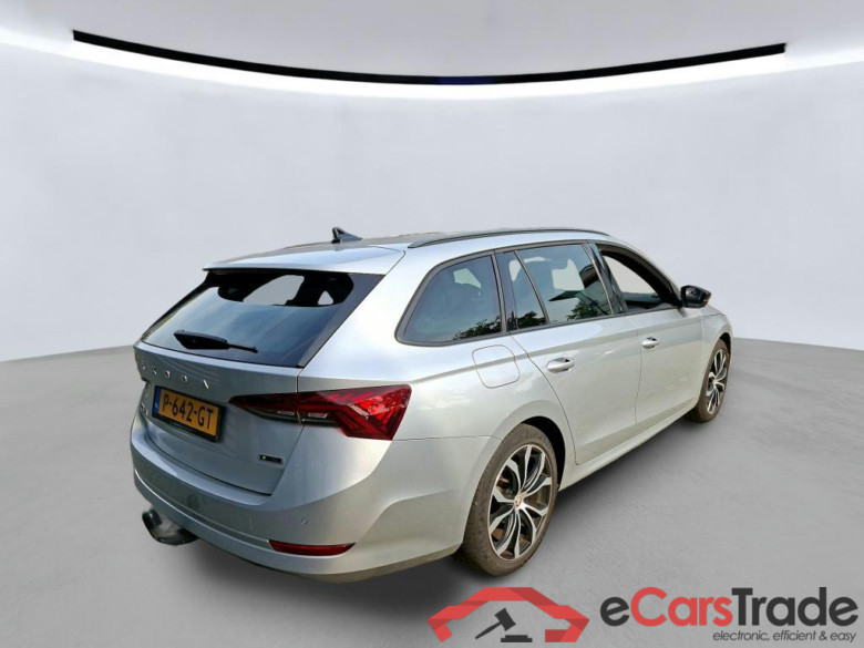 SKODA Octavia Combi 110 kW #5