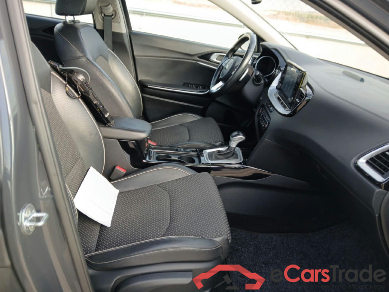 KIA XCeed / 2019 / 5P / todoterreno 1.6 GDi PHEV 104kW (141CV) eDrive (AC) #6