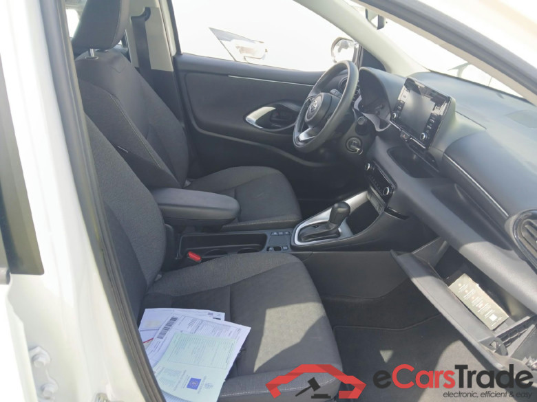 TOYOTA Yaris / 2020 / 5P / berlina con portón 1.5 120H Business Plus #6
