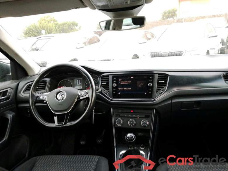 VOLKSWAGEN T-Roc / 2017 / 5P / todoterreno Edition 1.6 TDI 85kW (115CV) #3
