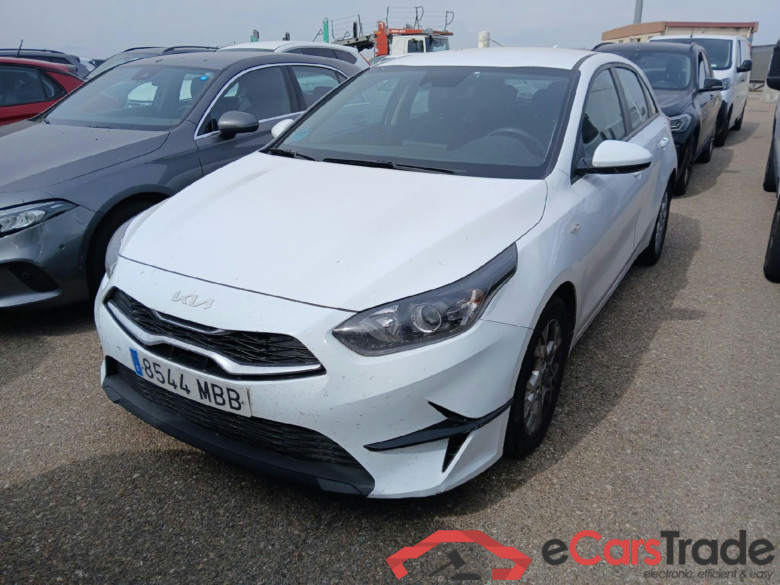KIA Ceed / 2021 / 5P / berlina con portón 1.0 T-GDi 74kW (100CV) Concept