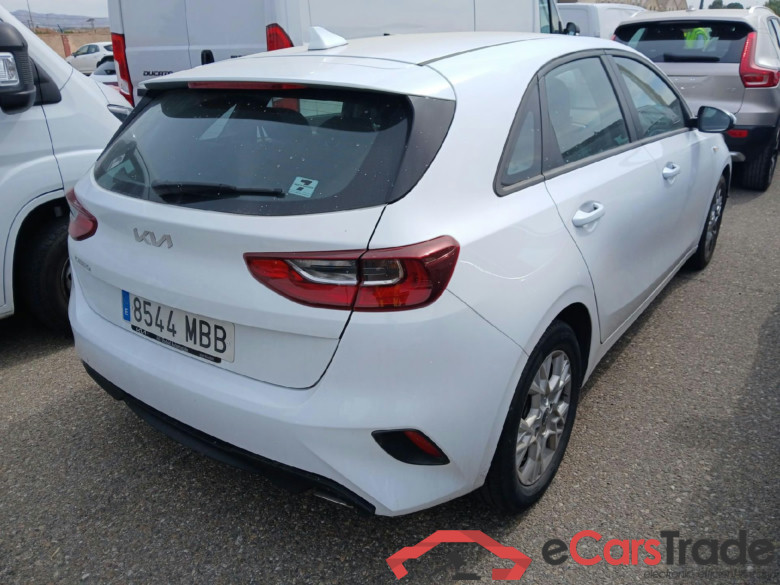 KIA Ceed / 2021 / 5P / berlina con portón 1.0 T-GDi 74kW (100CV) Concept #2