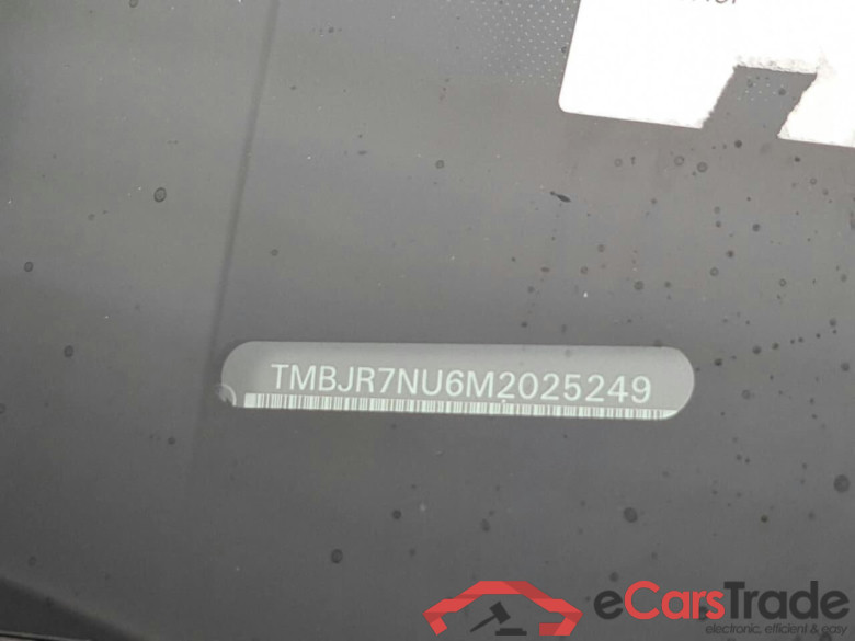 SKODA Karoq 1.5 TSI ACT Sportline Bus. #5
