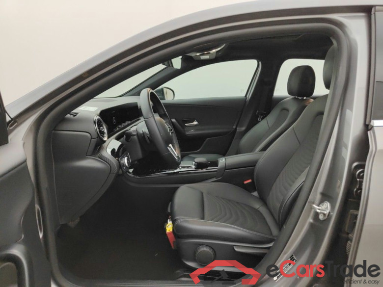 Mercedes-Benz A-Klasse A 220 d 5d #3
