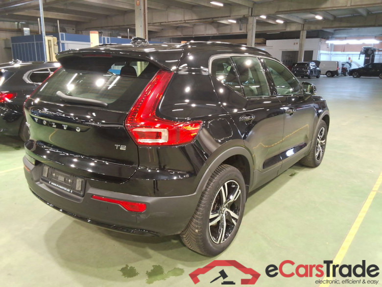 VOLVO XC40 1.5 T2 PLUS DARK DESIGN AUTO #4