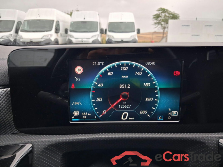 MERCEDES-BENZ CLA / 2019 / 5P / familiar CLA 200 D DCT Shooting Brake #3